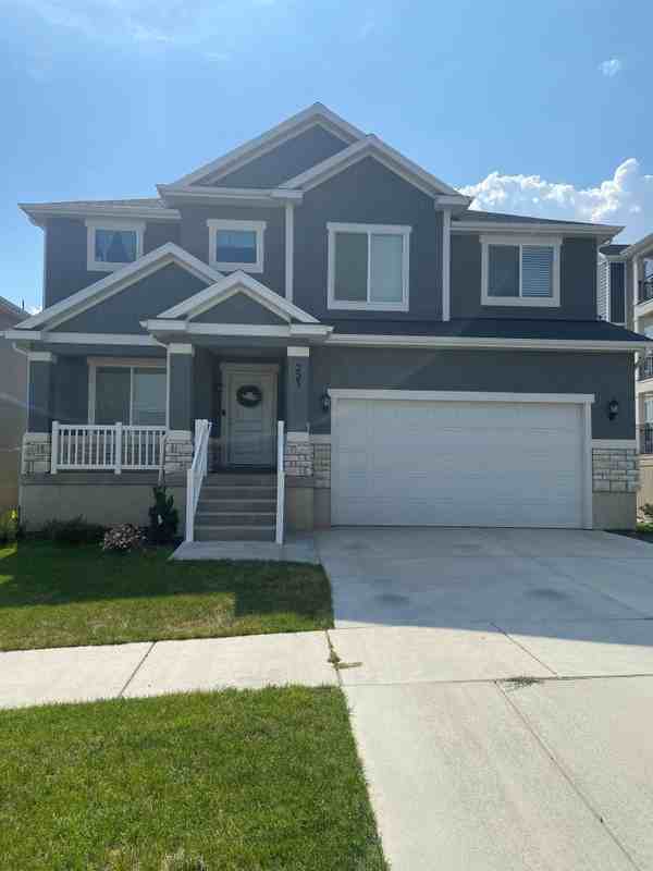 221 N Stone Gate Dr