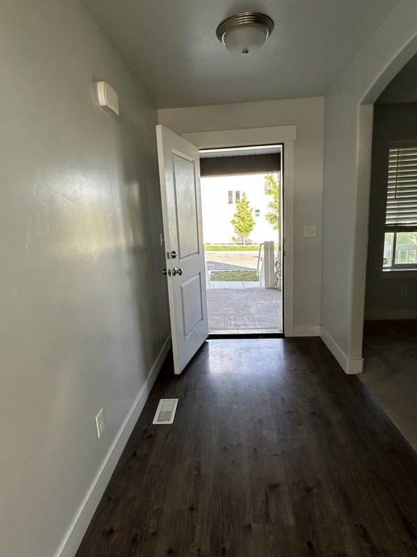 221 N Stone Gate Dr - Photo 2 of 28