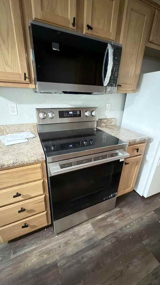 8716 N Cleveland Ave - Photo 3 of 3