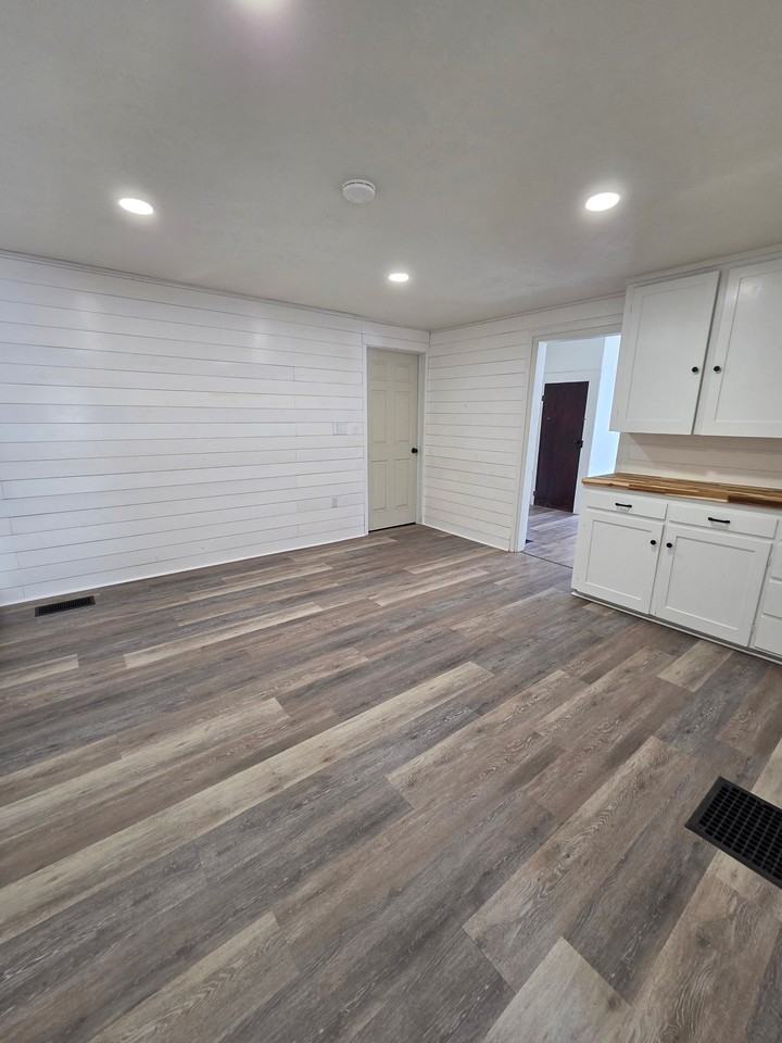 1045 Pittsburgh Ave - Photo 5 of 14