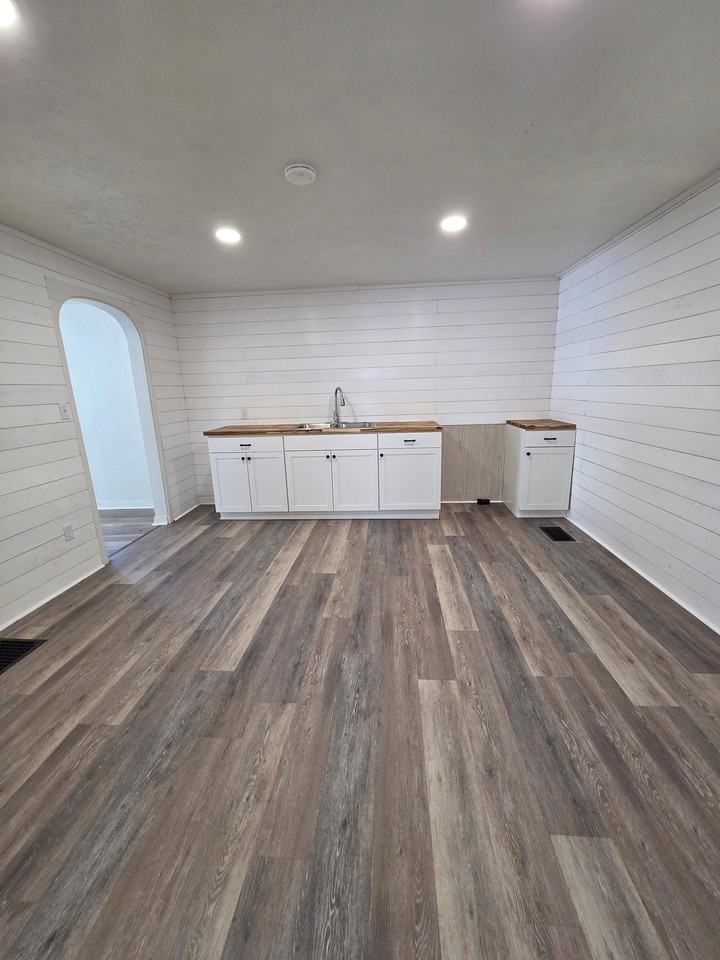 1045 Pittsburgh Ave - Photo 6 of 14