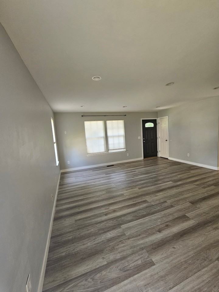 7963 N Smith Ranch Rd - Photo 3 of 15