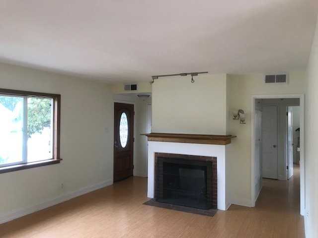 1888 Vale St - Photo 3 of 15