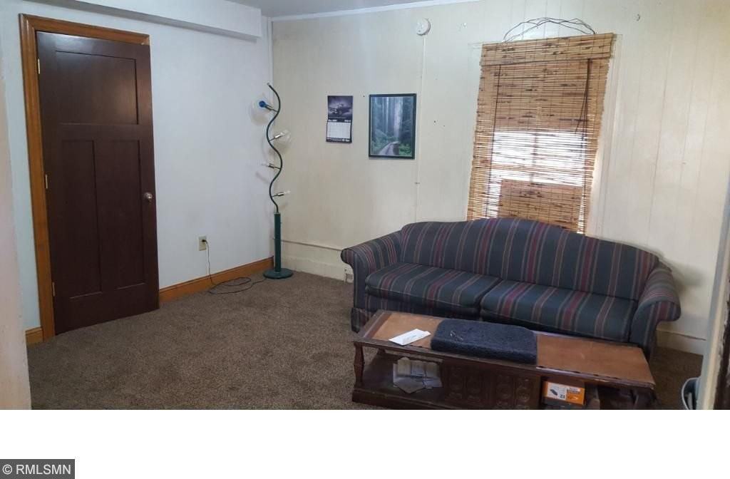 93 Sycamore St W - Photo 2 of 11