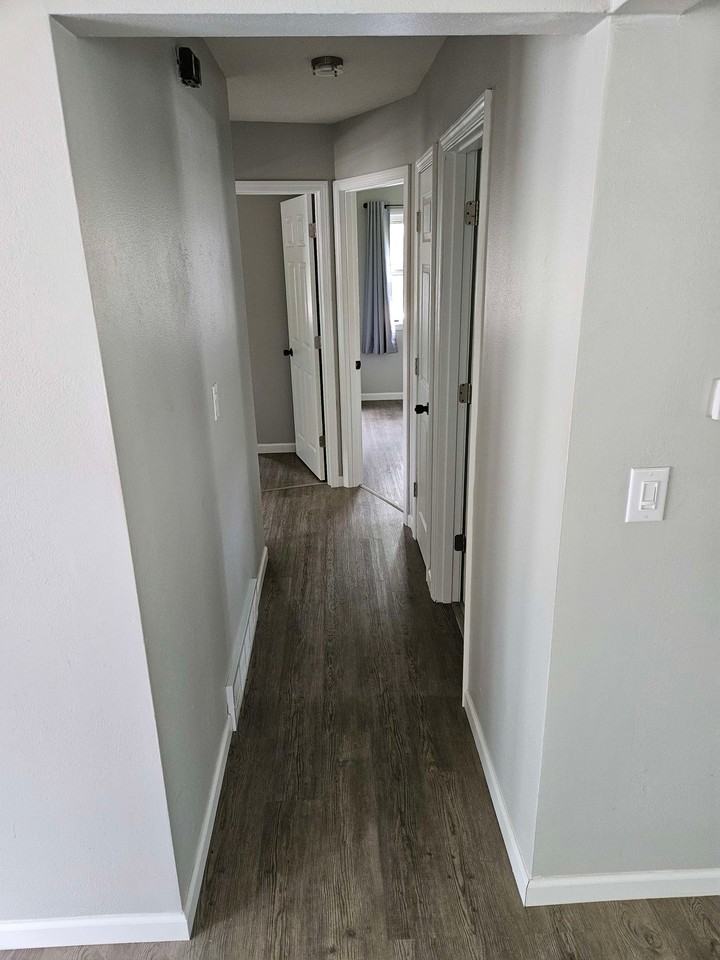 6130 W Fairmount Ave - Photo 5 of 7