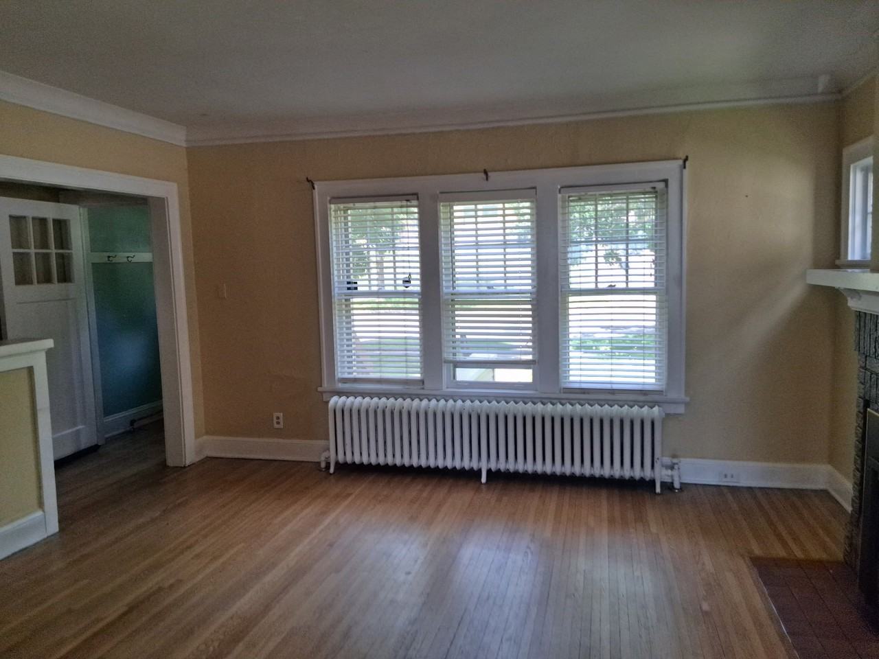 1708 E 3rd St #1708 - Photo 4 of 8
