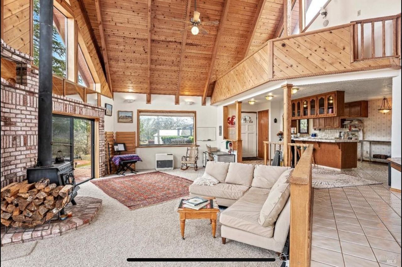 2567 Hendricks Rd - Photo 2 of 16