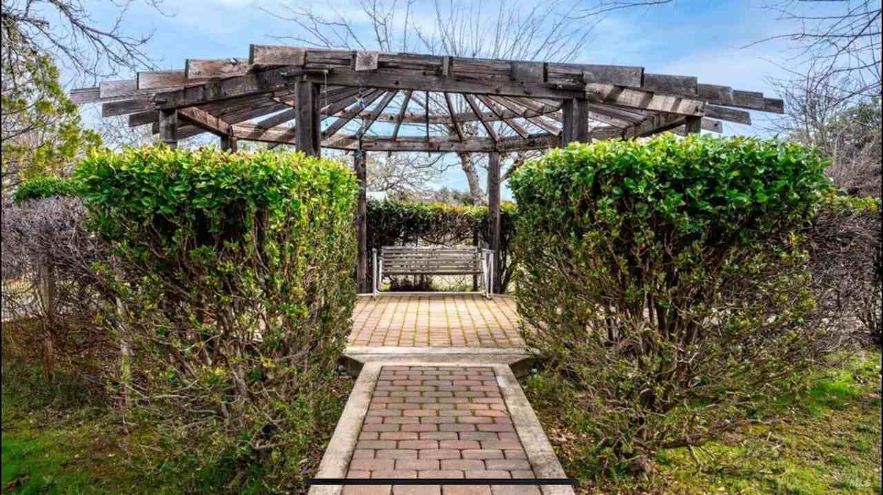 2567 Hendricks Rd - Photo 5 of 16