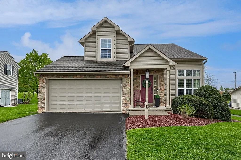 102 Bloomfield Dr