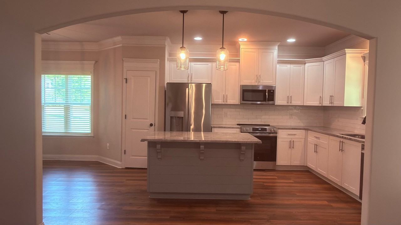 4050 Stowe Dr - Photo 5 of 30