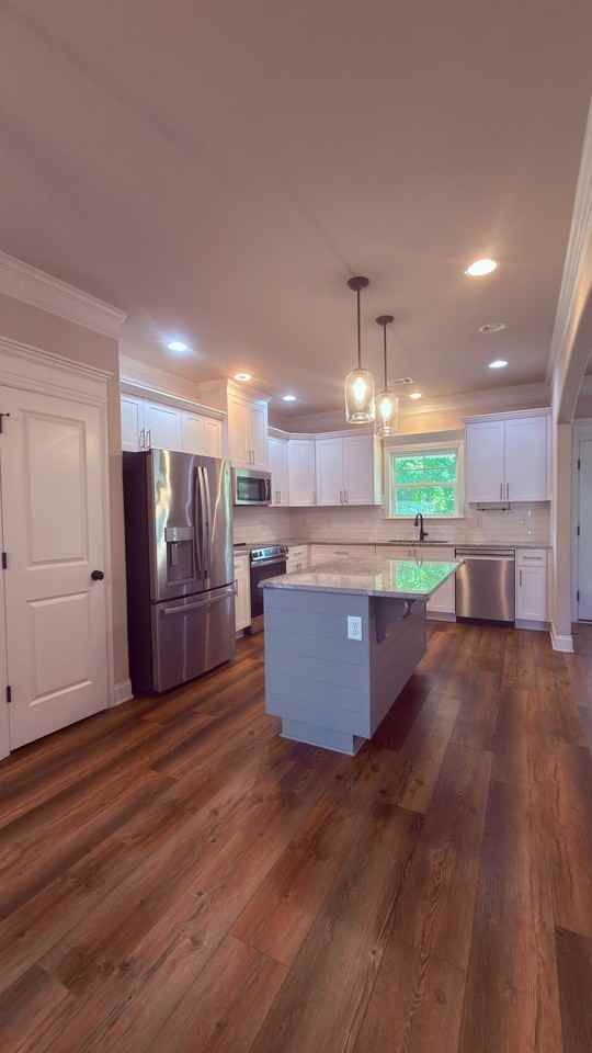 4050 Stowe Dr - Photo 6 of 30
