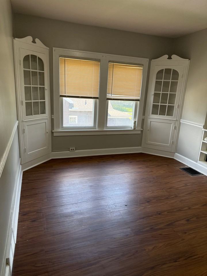 3809 W 152nd St Apt 4 #4 - Photo 7 of 13