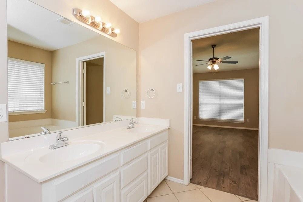 2600 Treeview Dr - Photo 5 of 11