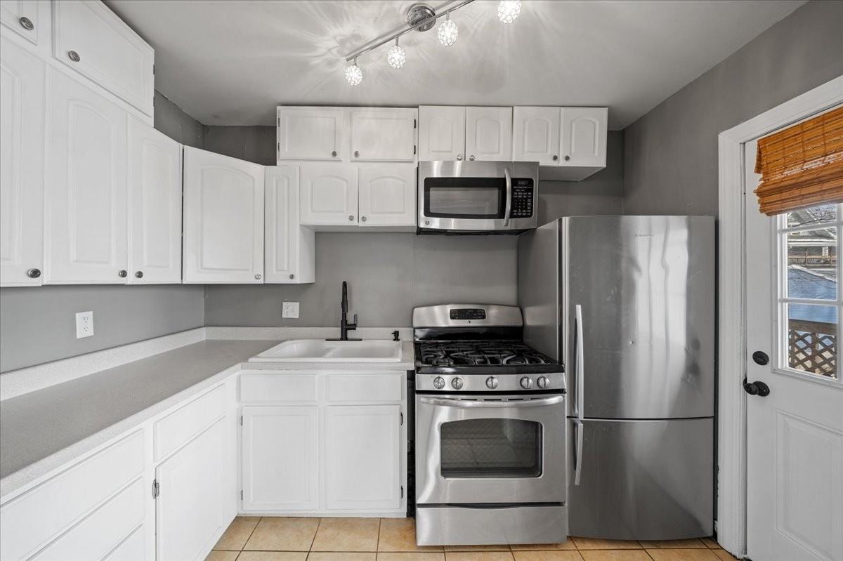 3803 Pennsylvania Ave #2S - Photo 4 of 12
