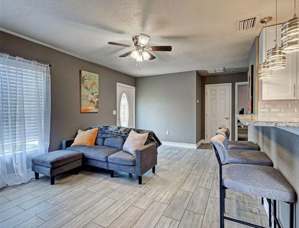 2178 Park Rd - Photo 4 of 20