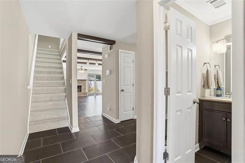 334 Home Park Ave Nw - Photo 2 of 26
