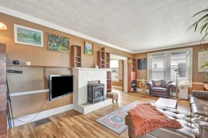 featured image of 719 S College Ave