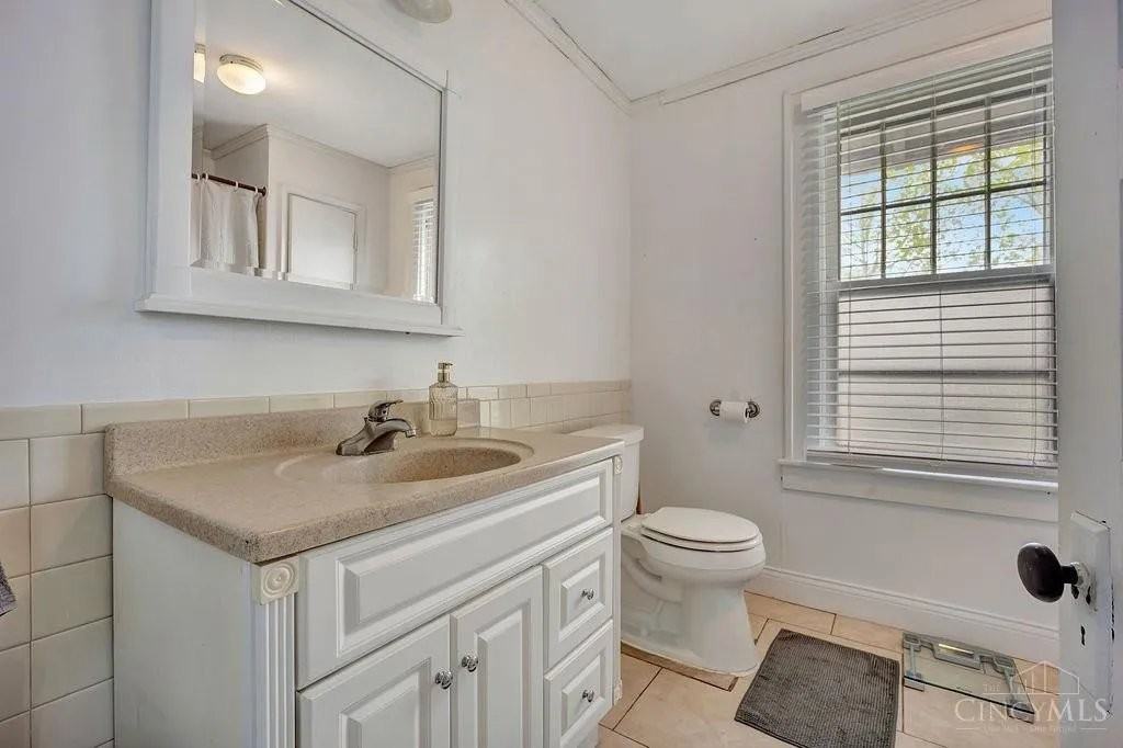 719 S College Ave - Photo 5 of 14