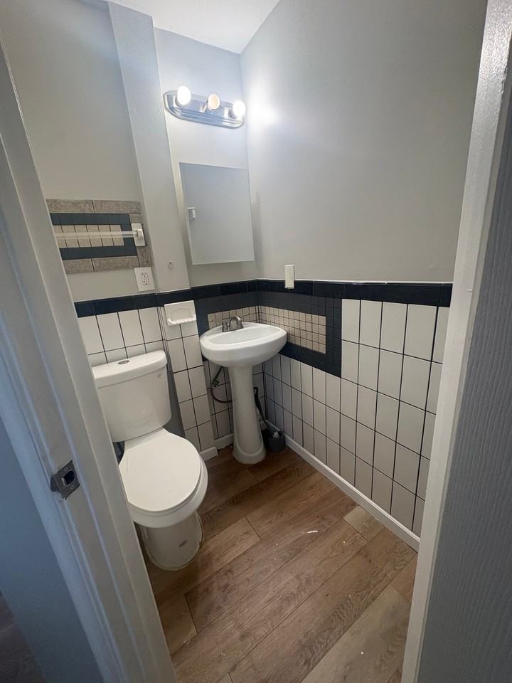3508 Woodbrook Ave #1 - Photo 5 of 14