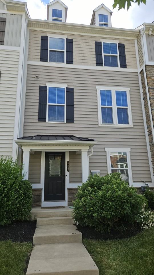607 N Atwater Dr