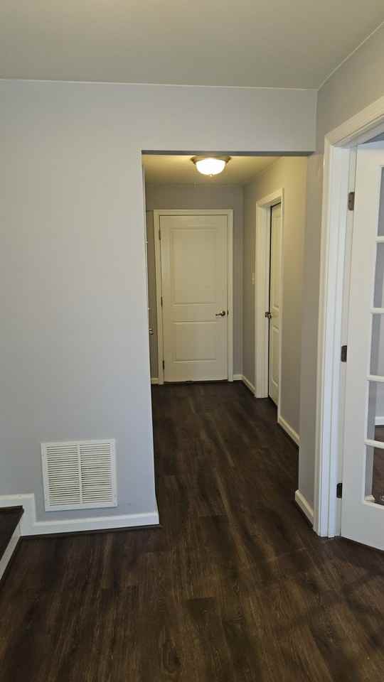 607 N Atwater Dr - Photo 2 of 17