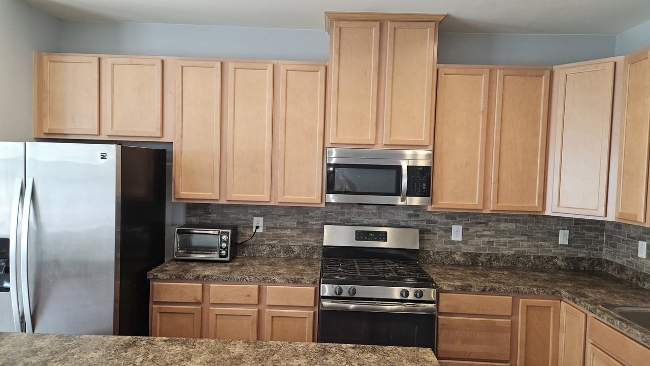 607 N Atwater Dr - Photo 5 of 17