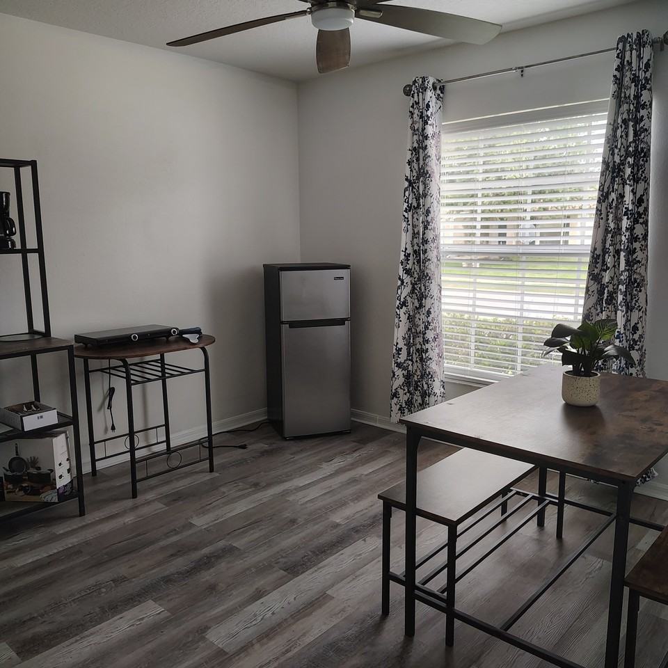 2752 Callaway Ln - Photo 4 of 9