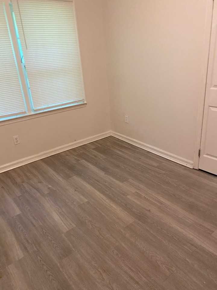 1246 Westmont Rd Sw - Photo 3 of 5