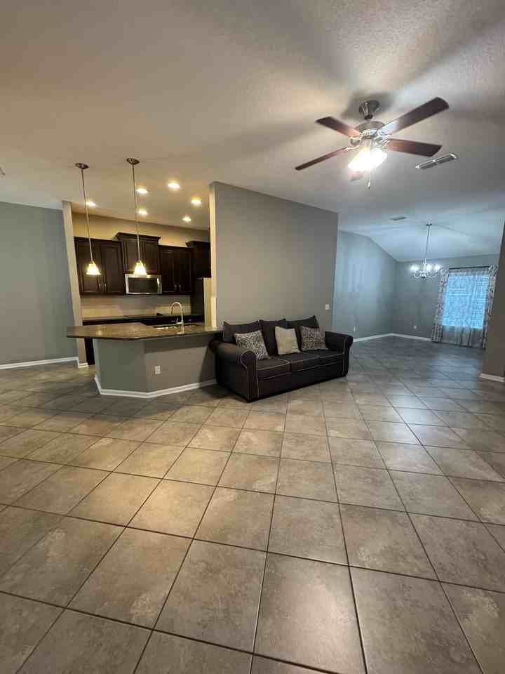 5409 Parkside Lakes Dr - Photo 2 of 17