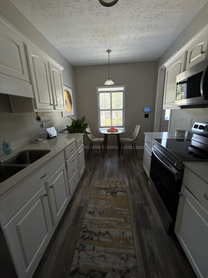 4054 Elm St - Photo 3 of 20