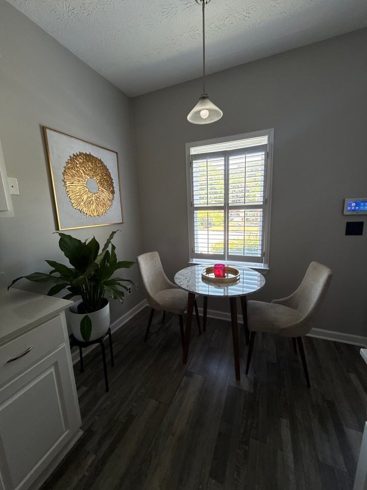 4054 Elm St - Photo 4 of 20