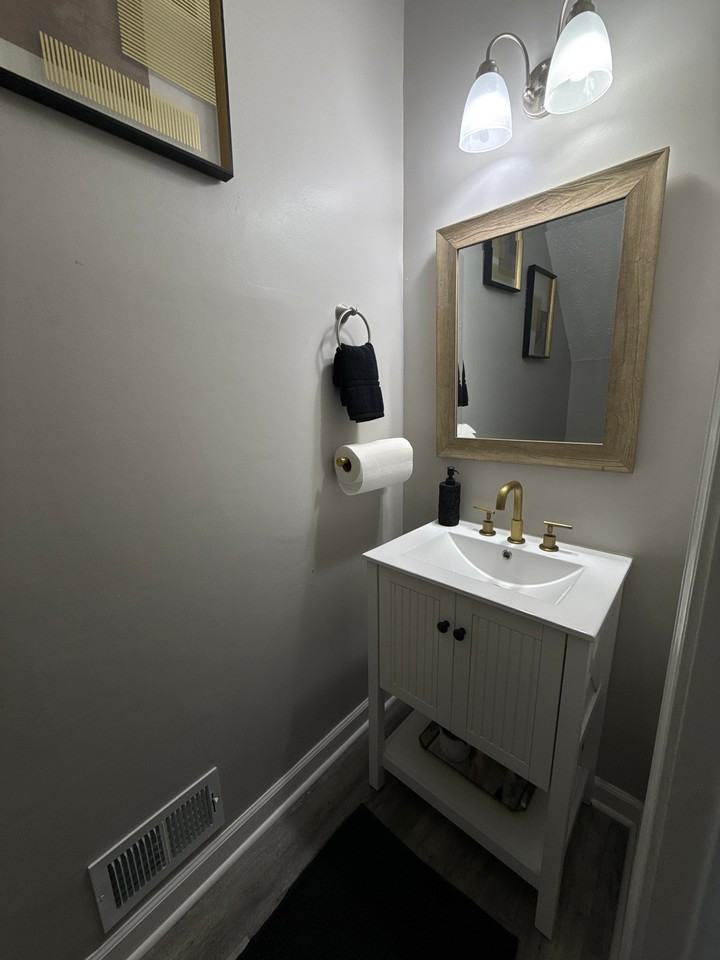 4054 Elm St - Photo 7 of 20