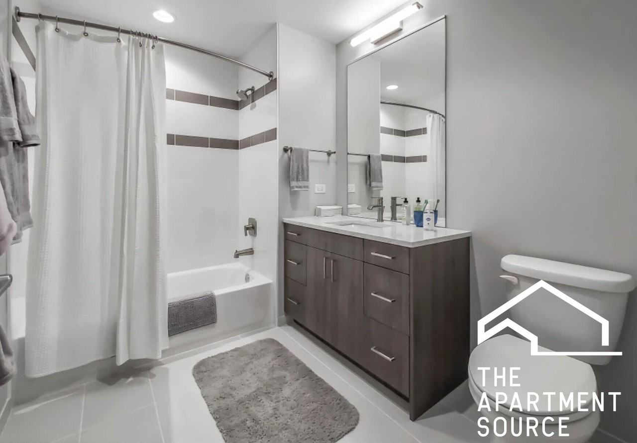 1201 S Clark St #1 - Photo 3 of 8