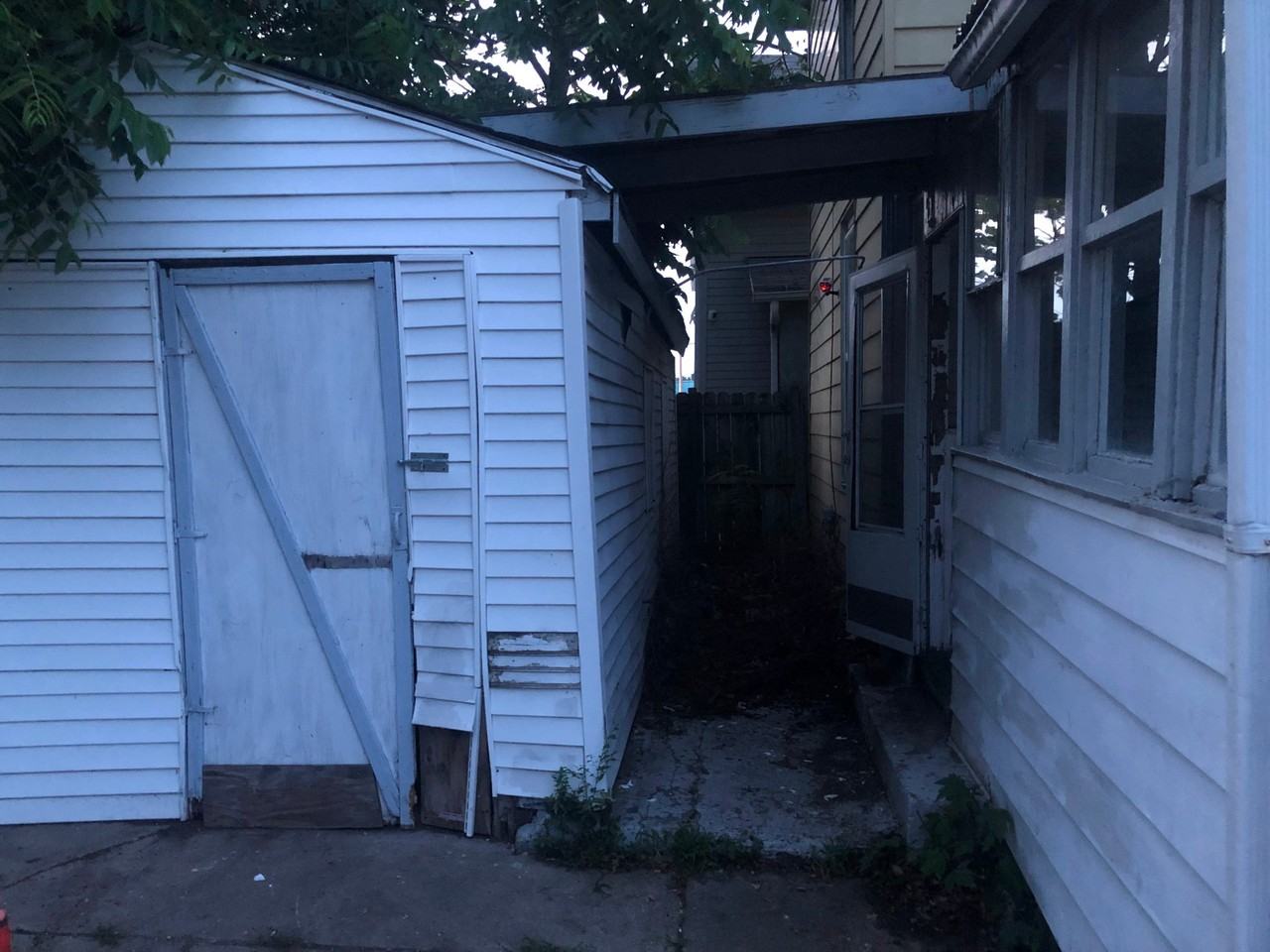 1911 N Jasper St - Photo 3 of 16
