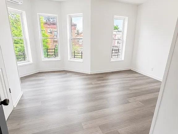915 Bryant Ave #2 - Photo 3 of 5