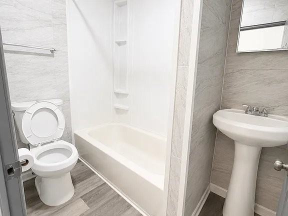 915 Bryant Ave #2 - Photo 4 of 5