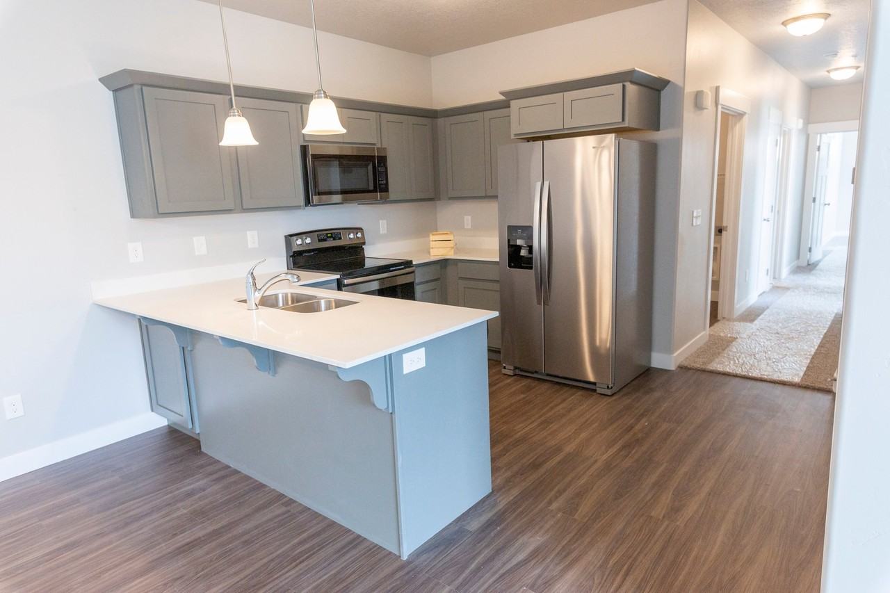 734 Nw - Photo 5 of 20