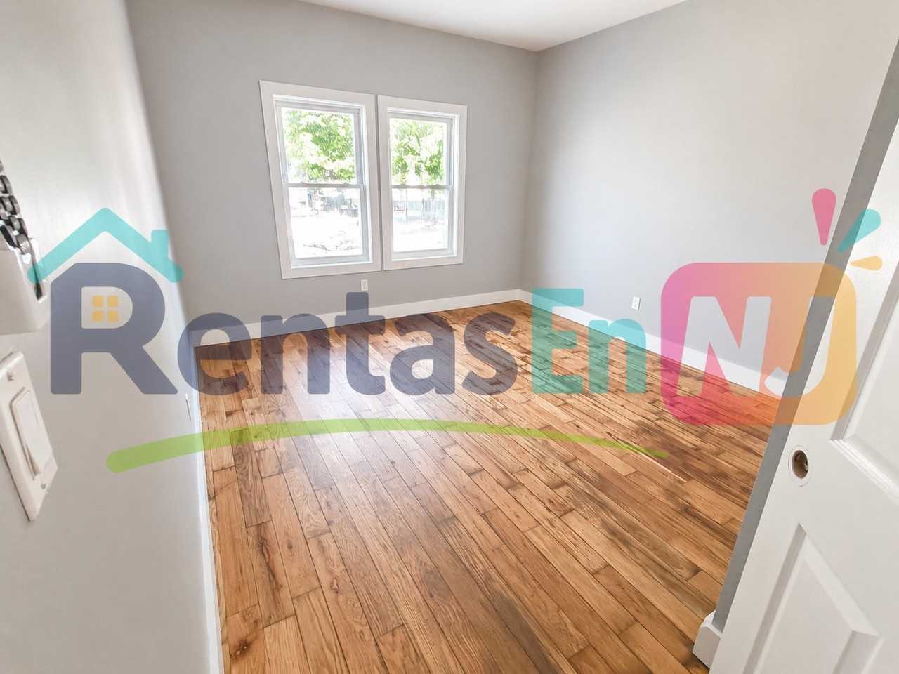 38 Tillinghast St #1L - Photo 4 of 6