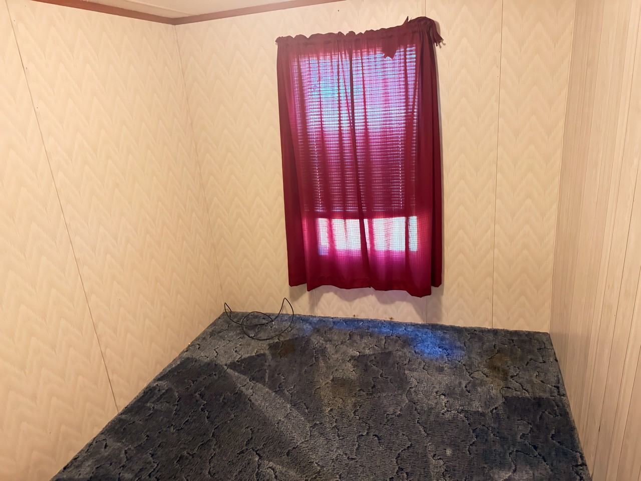 1537 Wilkes Ave - Photo 5 of 8