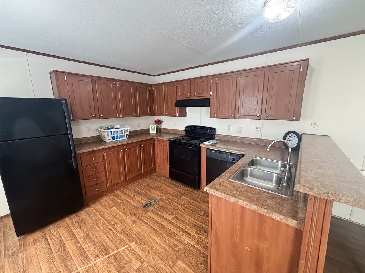 7031 Timber Ridge Ctr - Photo 3 of 10