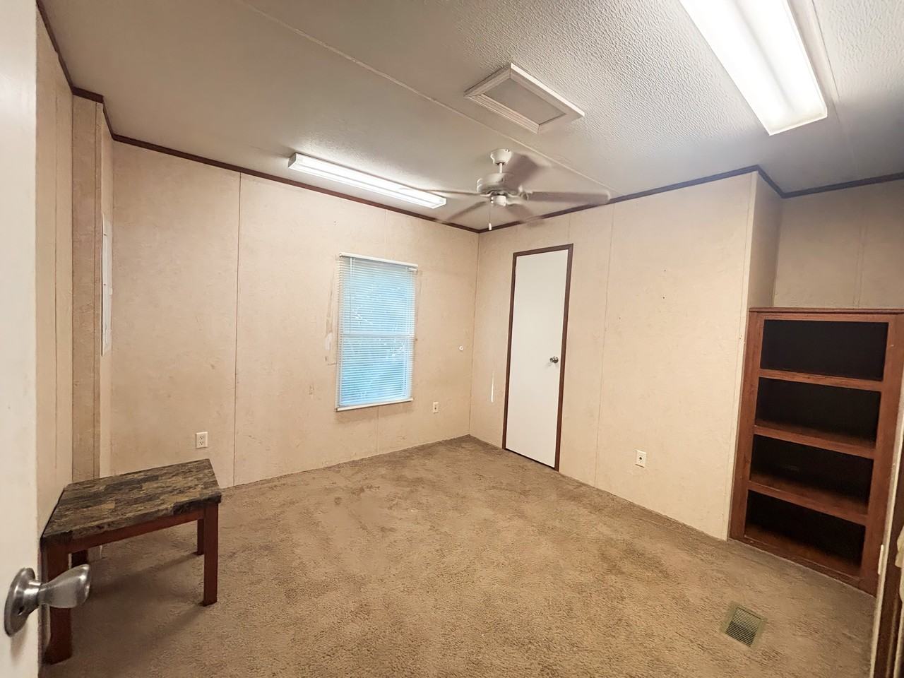 7031 Timber Ridge Ctr - Photo 6 of 10