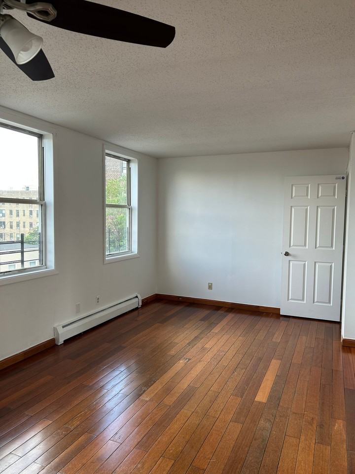 1218 Vyse Ave #2 - Photo 2 of 14