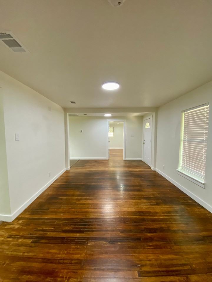 272 Jasmine Ln - Photo 2 of 20