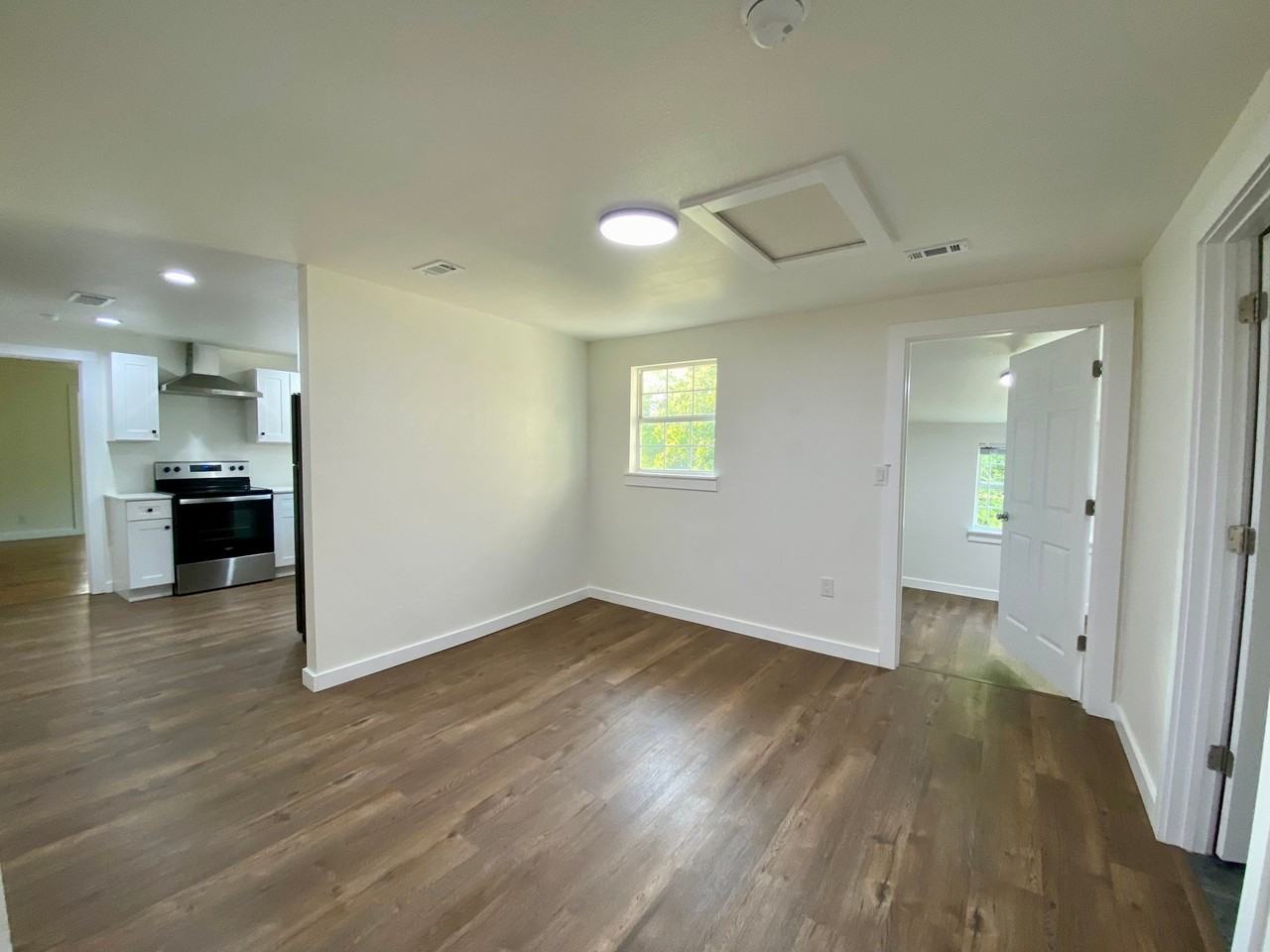 272 Jasmine Ln - Photo 4 of 20