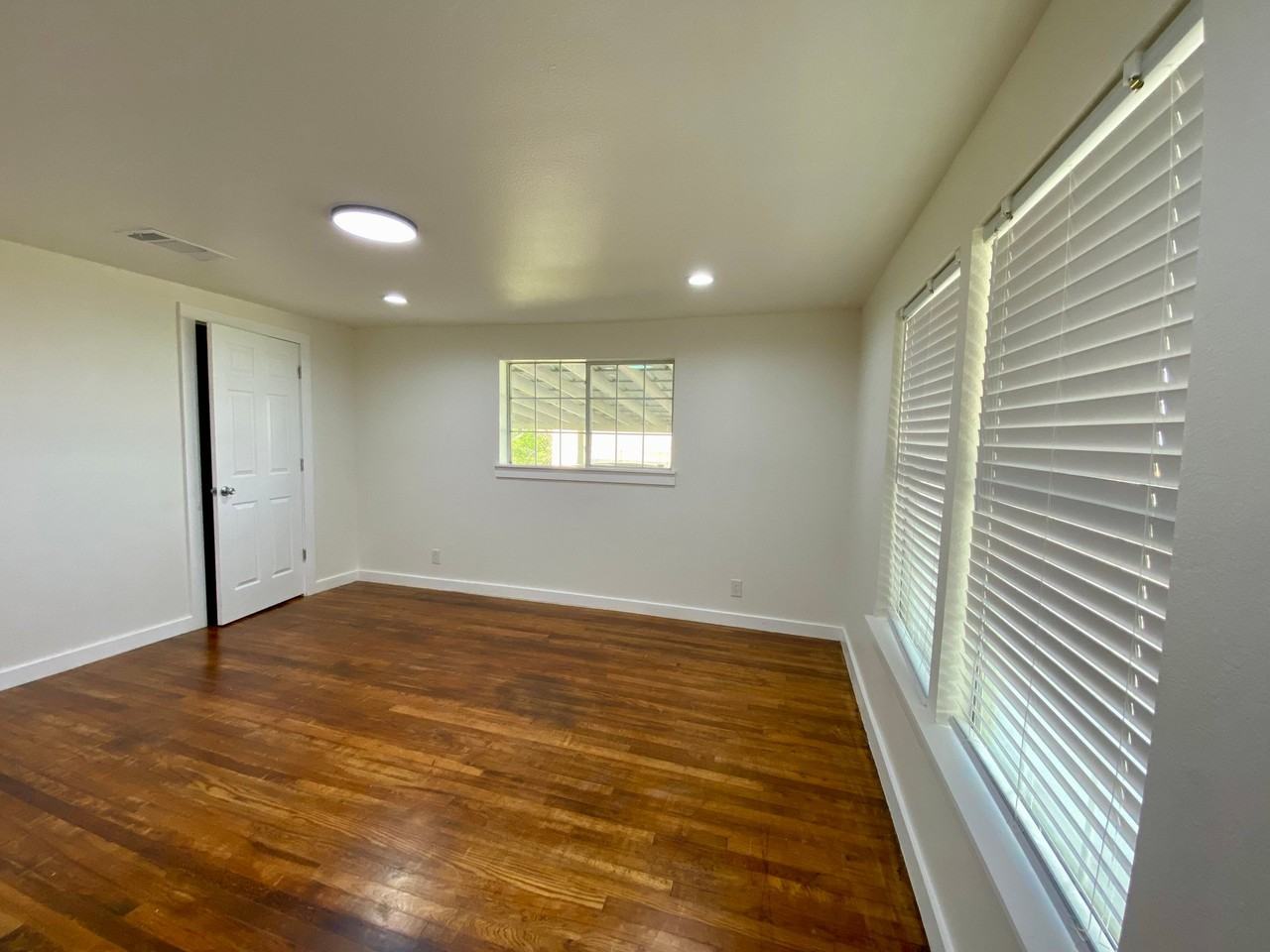 272 Jasmine Ln - Photo 6 of 20