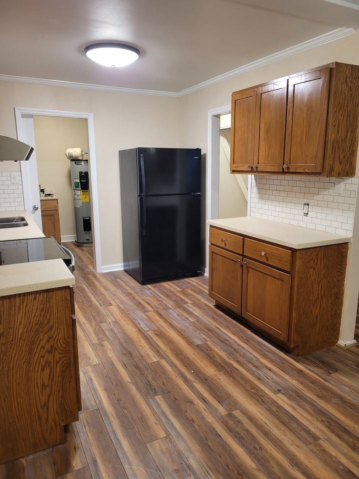 6882 Church St - Photo 2 of 12