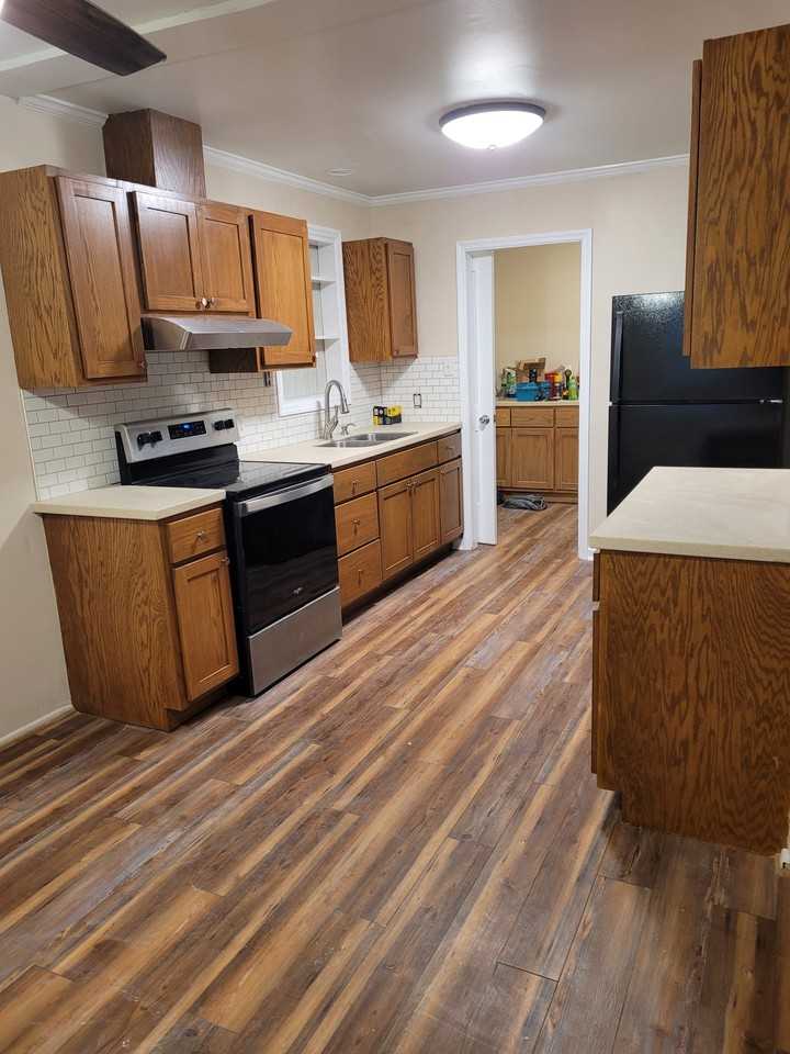 6882 Church St - Photo 3 of 12