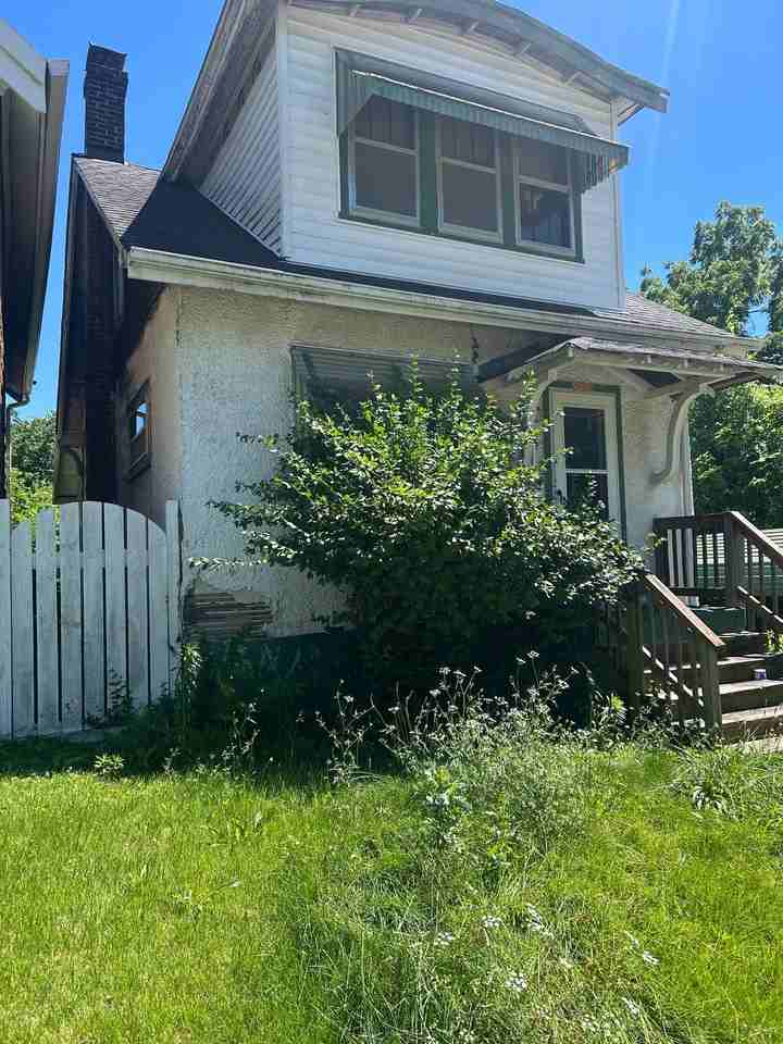 5468 Gilmore Ave - Photo 3 of 18