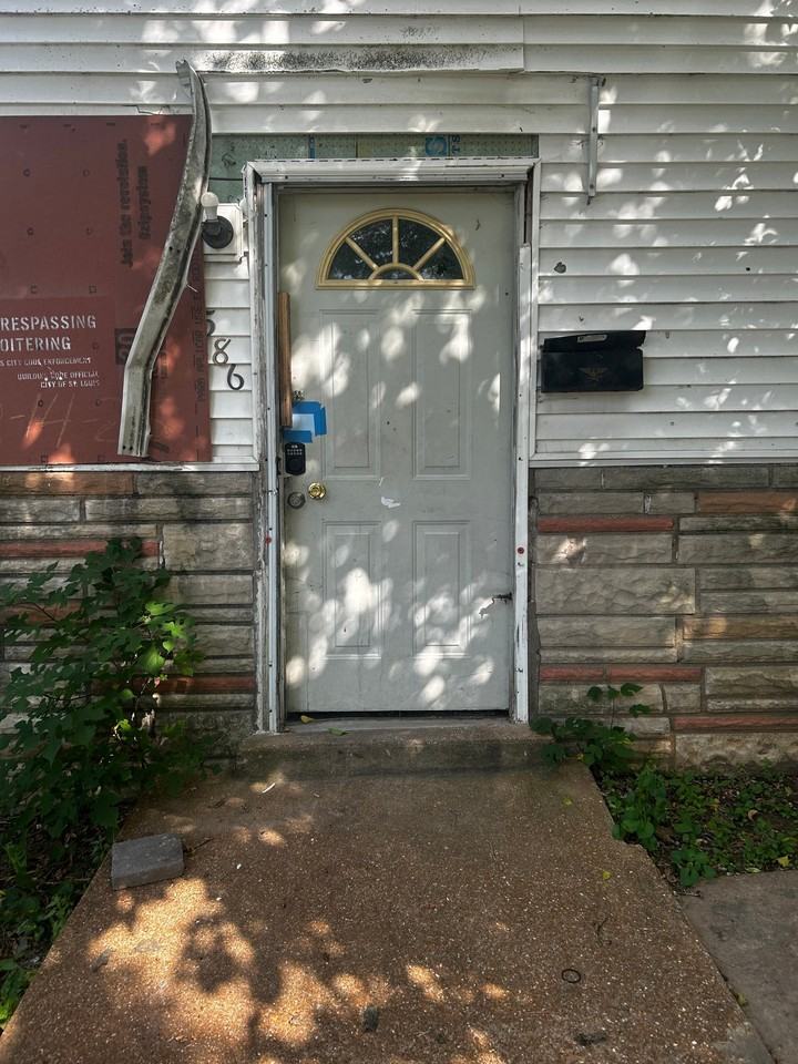 5586 Era Ave - Photo 2 of 20