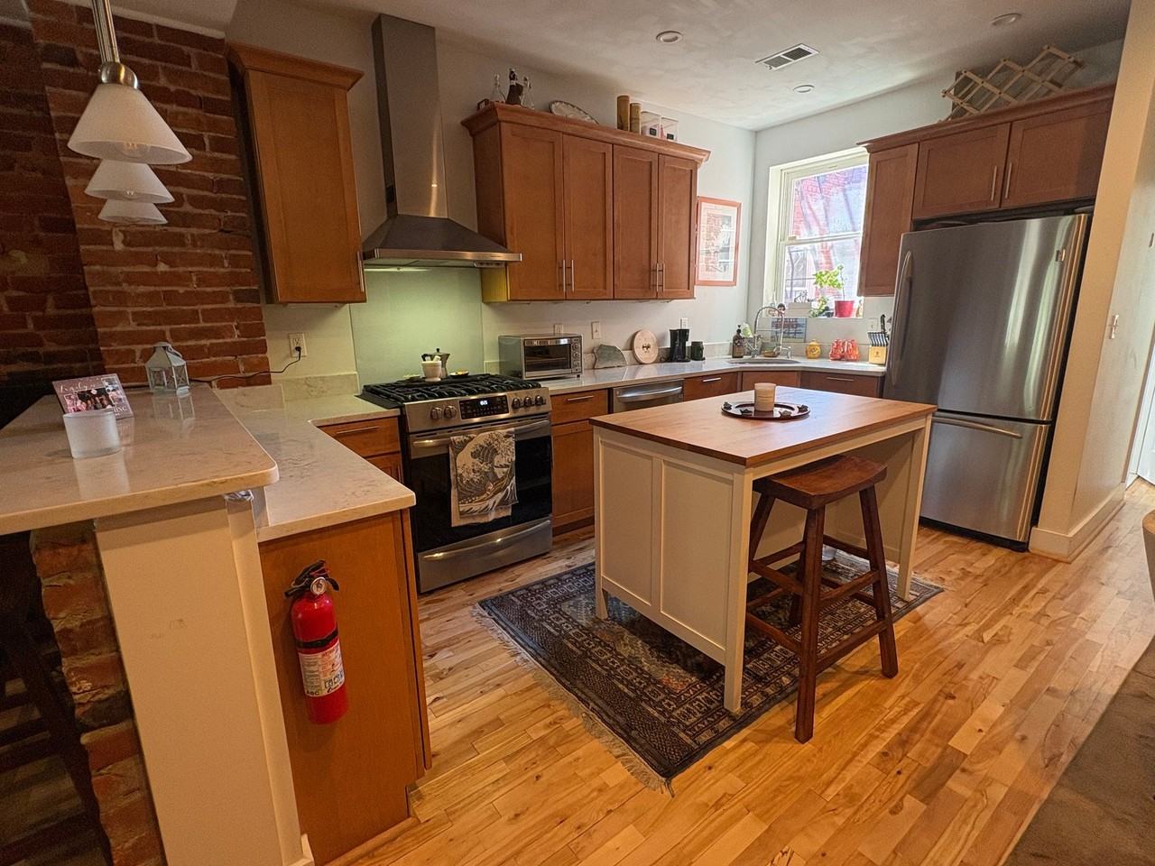 1200 Monroe St Nw #B - Photo 5 of 20